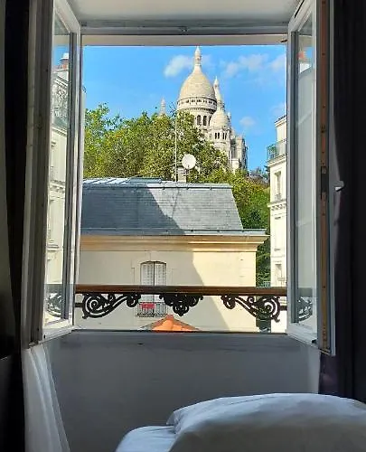 Le Village Montmartre