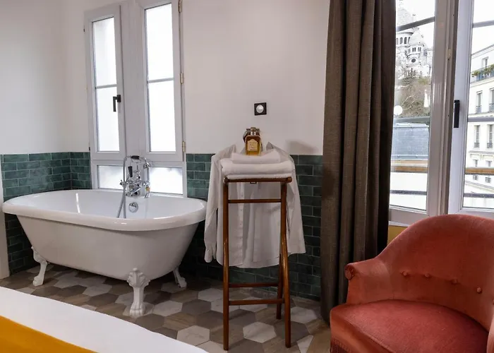 Le Village Montmartre Hostel Paris
