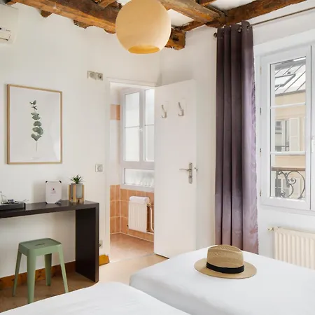 Le Village Montmartre *