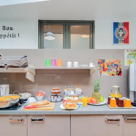 Le Village Montmartre By Hiphophostels Hostal