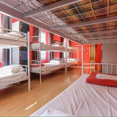 Hostal Le Village Montmartre By Hiphophostels *