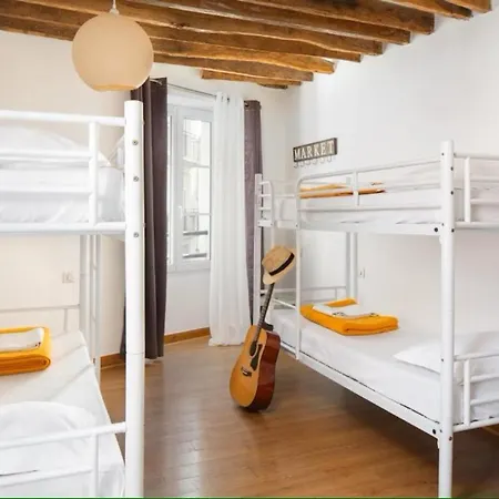 Hostal Le Village Montmartre By Hiphophostels *