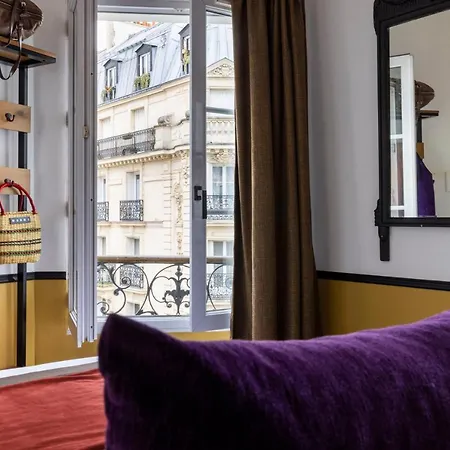 Hostal Le Village Montmartre By Hiphophostels París