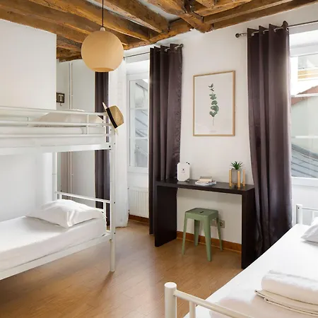 Hostal Le Village Montmartre By Hiphophostels *