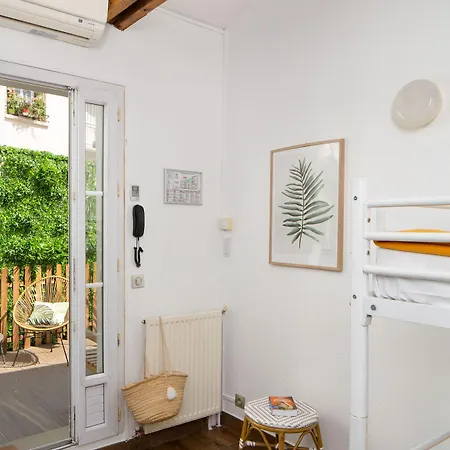 Le Village Montmartre By Hiphophostels Hostel Parijs