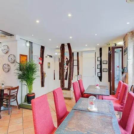 Hostel Le Village Montmartre By Hiphophostels