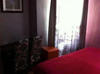 Hostel Le Village Montmartre *