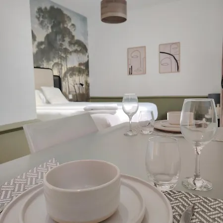 Hostal Le Village Montmartre By Hiphophostels París