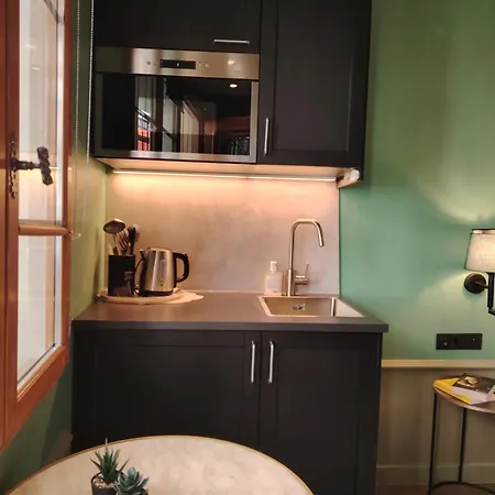 Le Village Montmartre Hostel