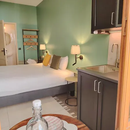 Le Village Montmartre بيت شباب *