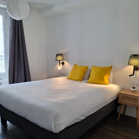 Le Village Montmartre Hostel *