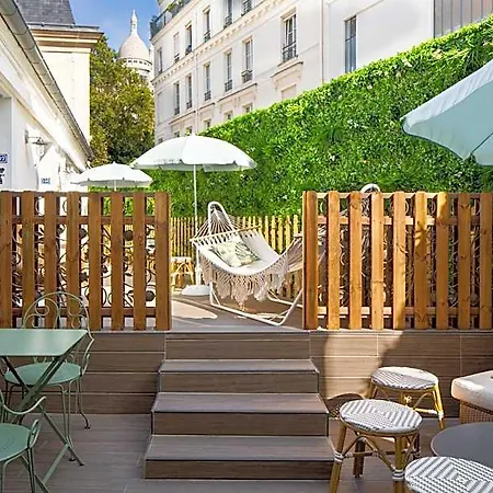 Le Village Montmartre * Paris
