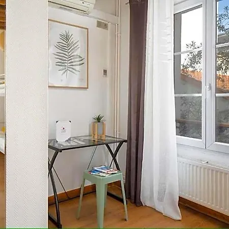 Le Village Montmartre Hostel