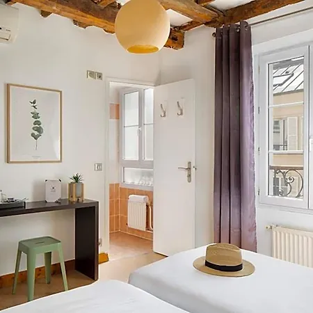 Hostel Le Village Montmartre Paris