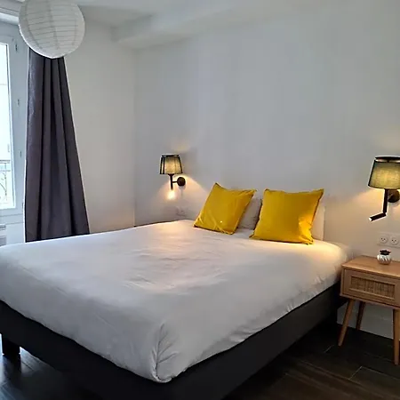 Hostel Le Village Montmartre Paris