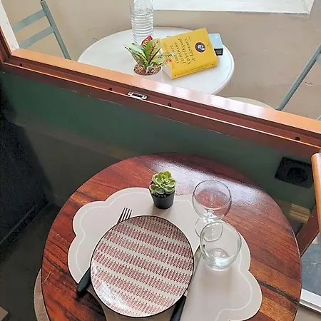 Le Village Montmartre Hostel Paris
