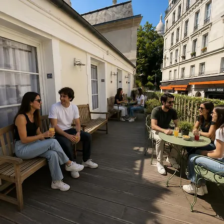 Le Village Montmartre Hostel *