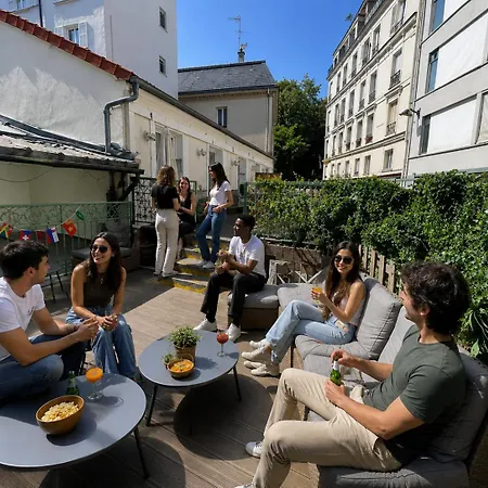 Le Village Montmartre Párizs