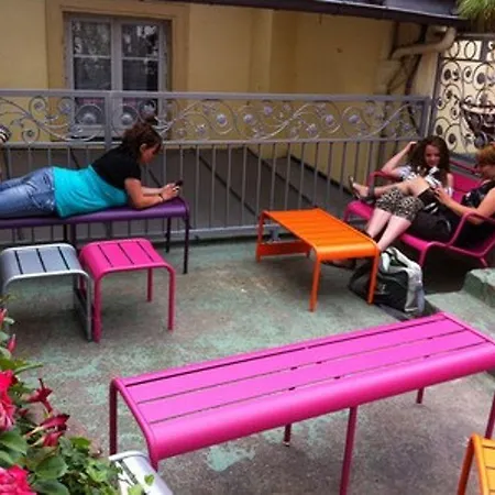 Hostel Le Village Montmartre *