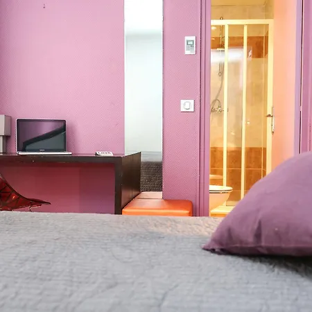 Hostal Le Village Montmartre By Hiphophostels *