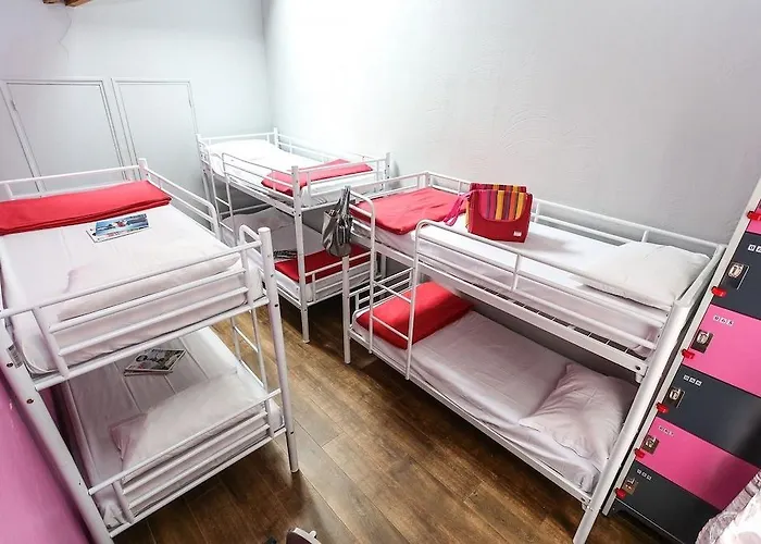 Le Village Montmartre