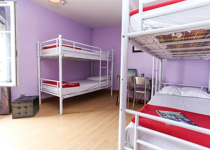 Le Village Montmartre * Paris