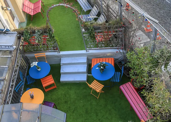 Hostel Le Village Montmartre *