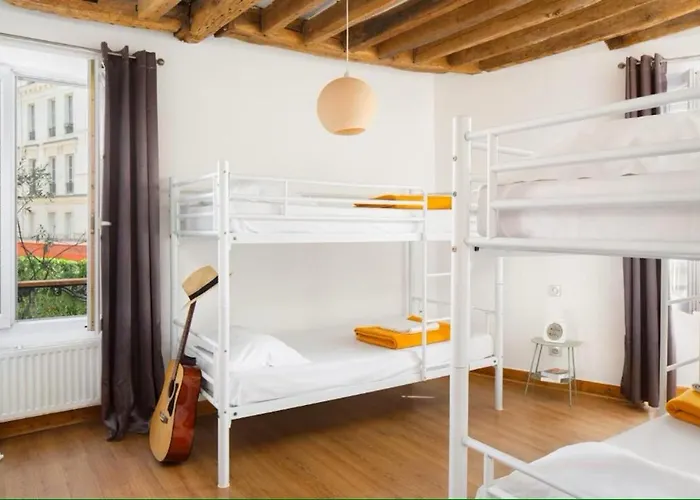 Le Village Montmartre Hostel Paris