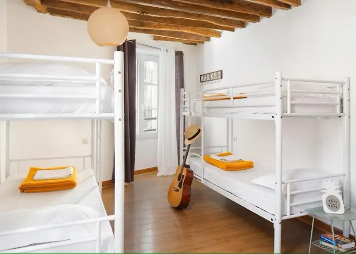 Hostel Le Village Montmartre *