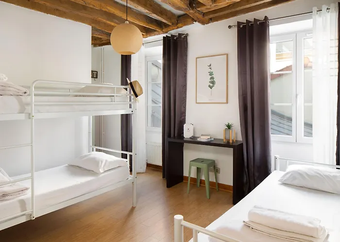 Hostel Le Village Montmartre *