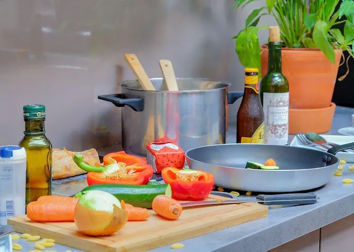 Le Village Montmartre Paris