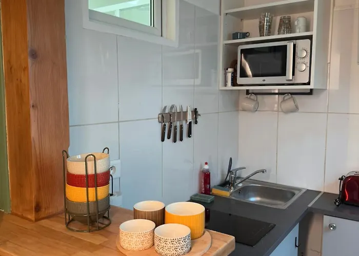 Le Village Montmartre *