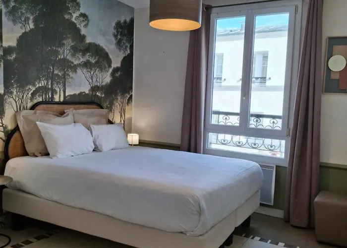 Le Village Montmartre * Paris