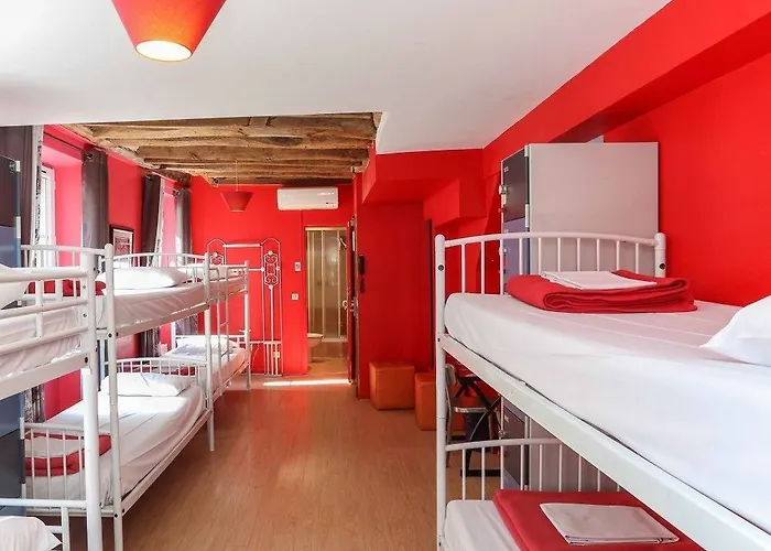 Le Village Montmartre * Paris