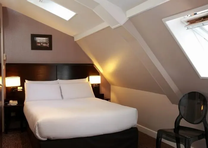 Hostel Le Village Montmartre *