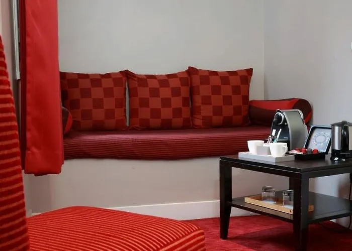 Hostel Le Village Montmartre *