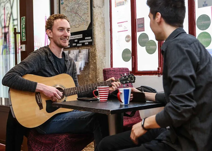 Hostel Le Village Montmartre Paris