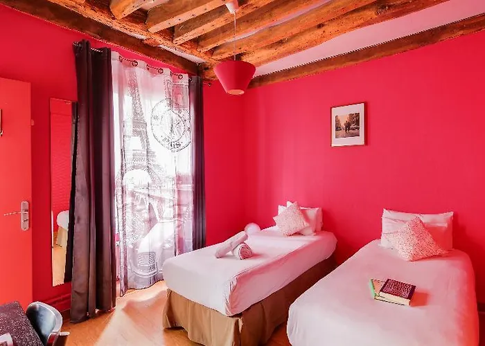 Hostel Le Village Montmartre Paris