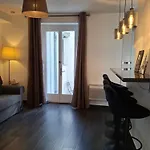Le Village Montmartre Paris
