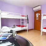 Le Village Montmartre By Hiphophostels Auberge de jeunesse Paris