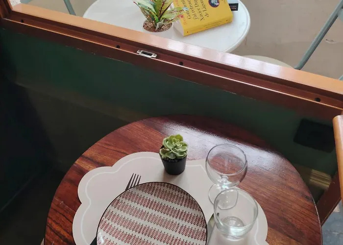 Le Village Montmartre Hostel Paris