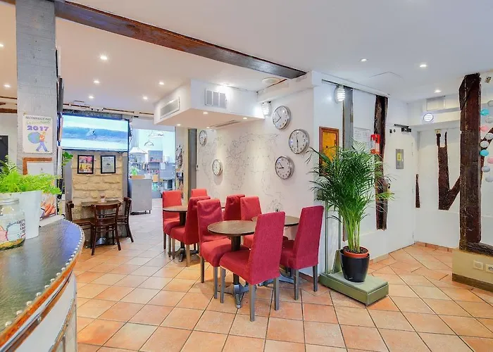 Le Village Montmartre Hostal