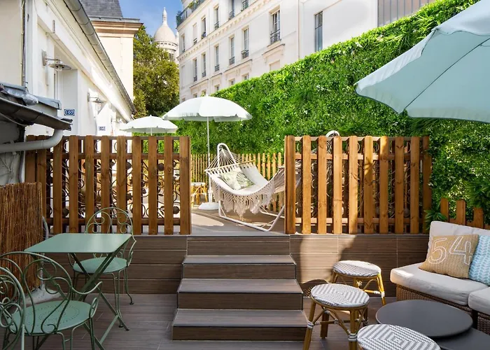 Le Village Montmartre Hostal